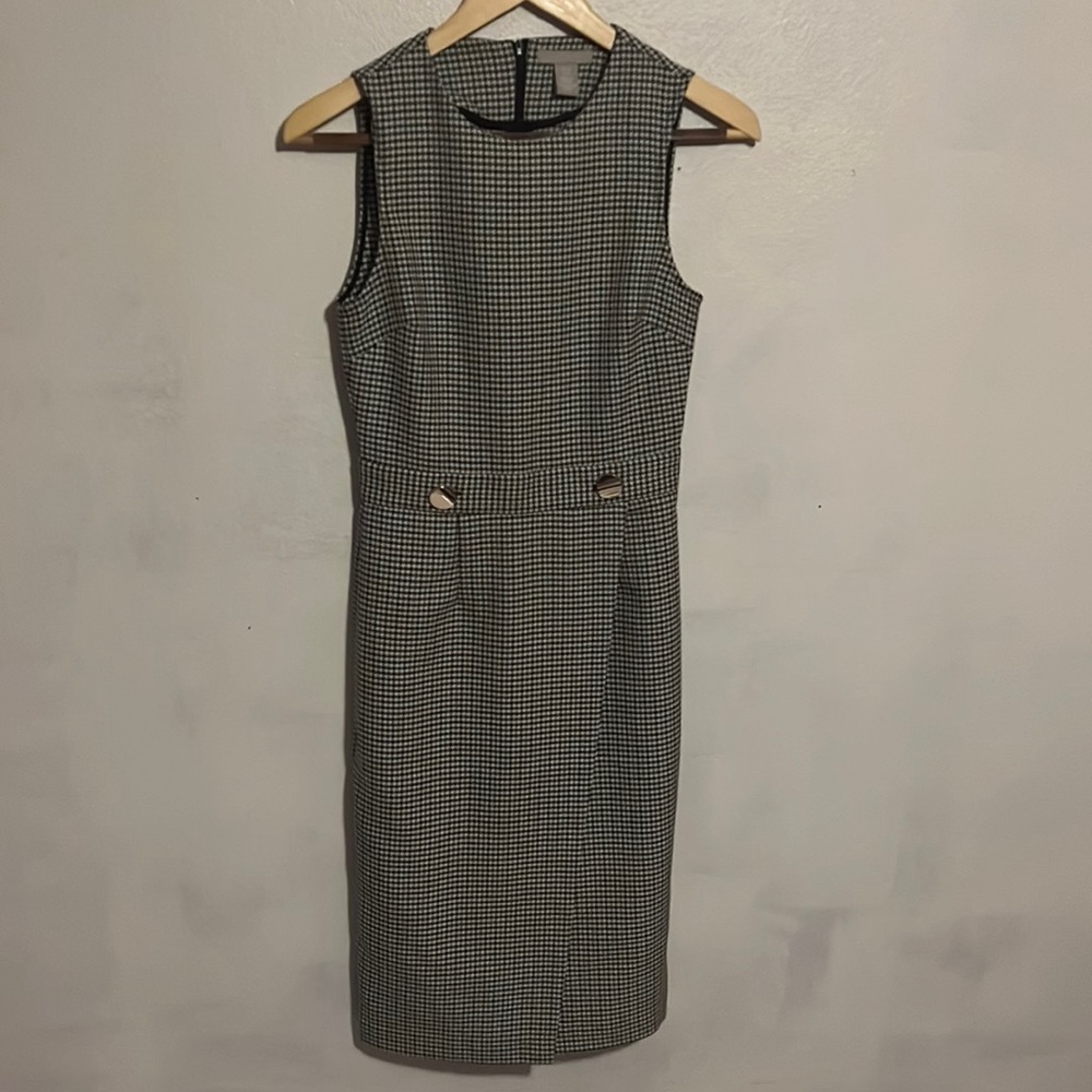 Zip up, knee length Professional H and M dress